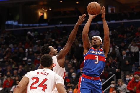 Washington Wizards at Milwaukee Bucks odds, picks .